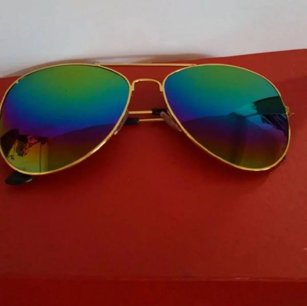 Rainbow mirror aviators